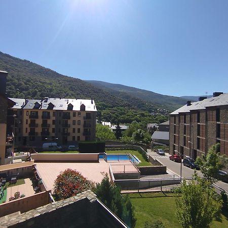 Apartaments Sort Pirineus Экстерьер фото