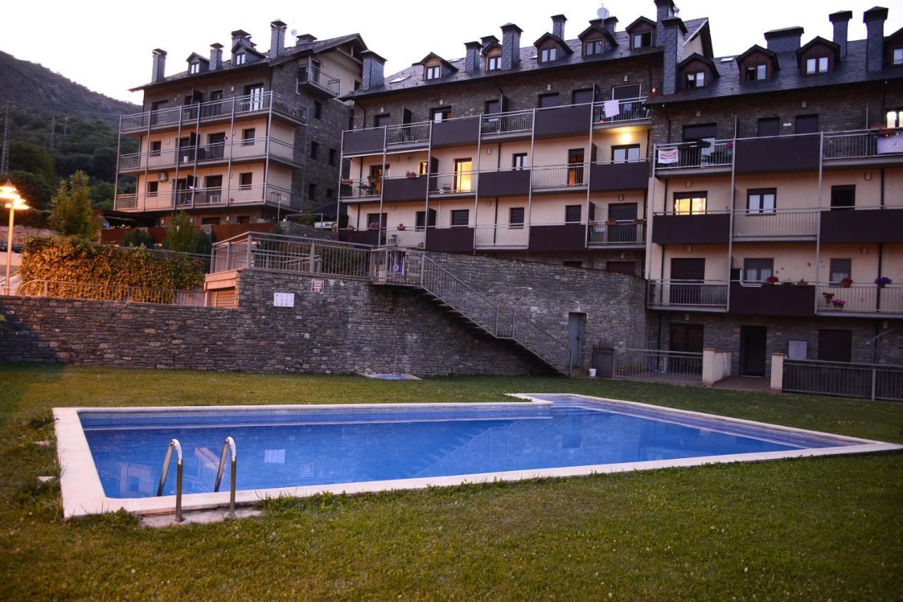 Apartaments Sort Pirineus Экстерьер фото