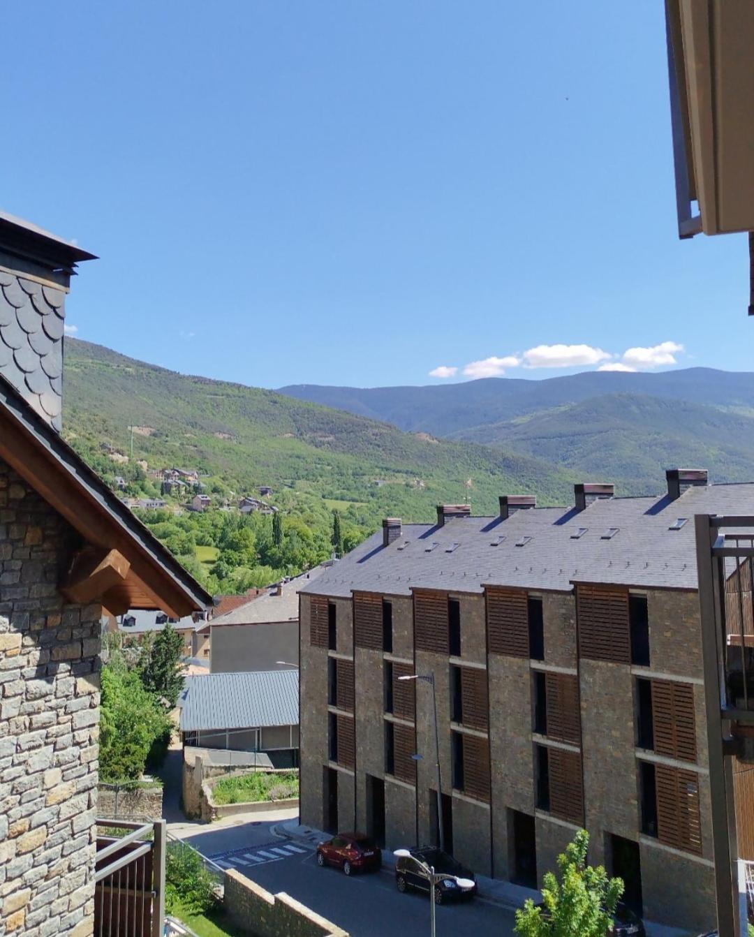 Apartaments Sort Pirineus Экстерьер фото
