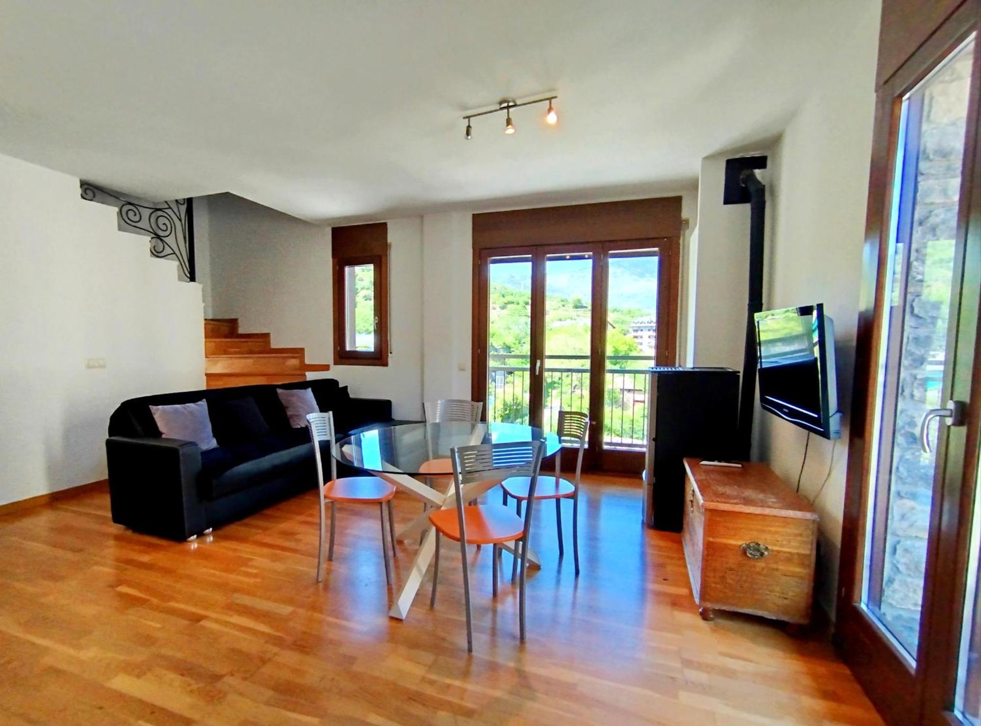 Apartaments Sort Pirineus Экстерьер фото