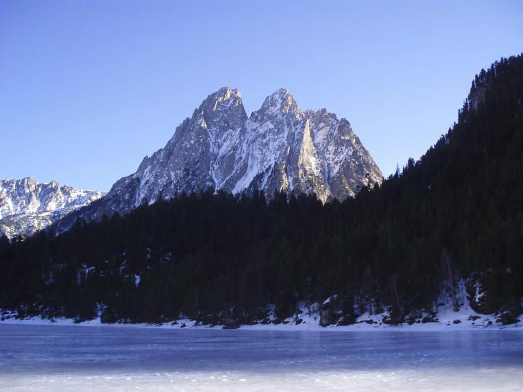 Apartaments Sort Pirineus Экстерьер фото