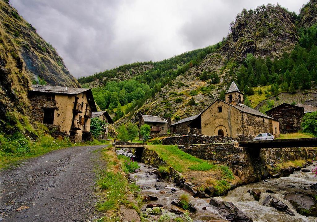 Apartaments Sort Pirineus Экстерьер фото